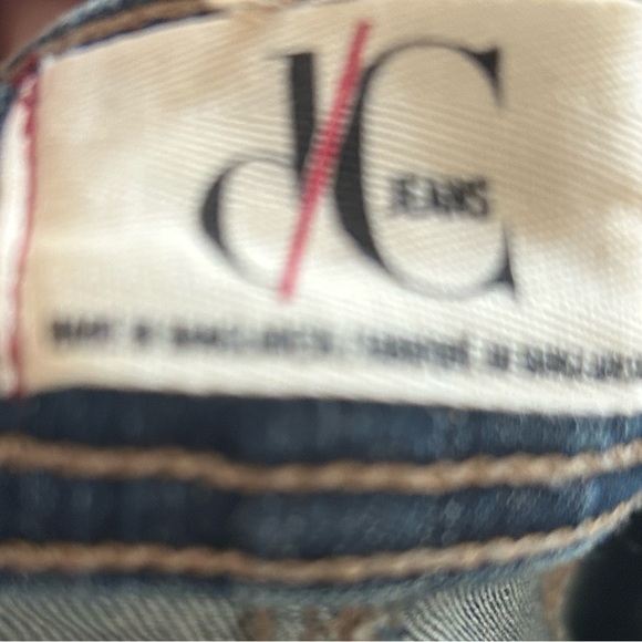 Slightly curvy DC jeans- size 16  - 36” waist- 26” long inseam new/ like new - Picture 4 of 7